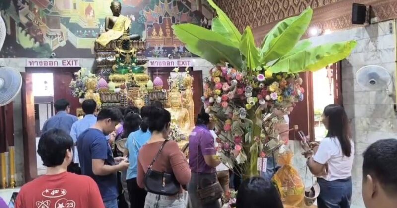 นครนายก – โค้งสุดท้ายนักท่องเที่ยวเข้าส่องเลขเด็ดอ่างน้ำมนต์วัดหลวงพ่อปากแดง พร้อมขอพร โชคลาภ ธุรกิจ หน้าที่การงาน ใกล้วันหวยออก