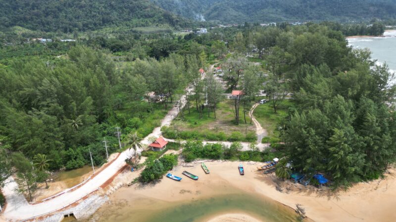 พังงา-หมาเฝ้าบ้านโวยโครงการ “เดอะพาร์ค เขาหลัก” งบกว่า79ล้านบาท ถูกทิ้งร้าง ไร้คนดูแล ด้านนายกเล็กตำบลคึกคักบอกพร้อมดูแลหากได้รับการส่งมอบให้ถูกต้อง