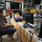 ปทุมธานีจำนนด้วยคลิปหนุ่มขับเก๋งย้อนศรมอบตัวหลังโซเชียลถล่มอ้างรีบไปรับพนักงาน