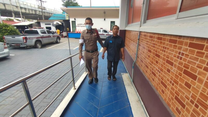 ปทุมธานีแท็กซี่อ้างจ่ายส่วยตร.คลองหลวงแค่มุกไล่ที่แย่งคิวจอดสุดท้ายถูกแจ้งข้อหาหมิ่นประมาท