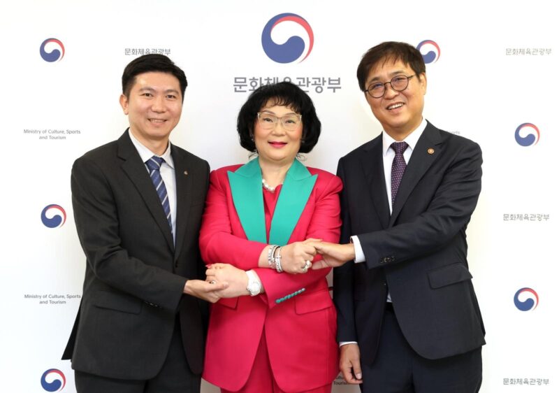 คุณหญิงปัทมา ลีสวัสดิ์ตระกูล กรรมการคณะกรรมการโอลิมปิกสากล (IOC Member) ได้เข้าพบกับ H.E. Mr. CHAE Hwi-young รัฐมนตรีว่าการกระทรวงวัฒนธรรม กีฬา และการท่องเที่ยว สาธารณรัฐเกาหลี พร้อมด้วย Mr. Ryu Seung Min ประธานคณะกรรมการกีฬาและโอลิมปิกแห่งประเทศเกาหลี (KSOC) และอดีตกรรมการคณะกรรมการโอลิมปิกสากล (IOC Member)