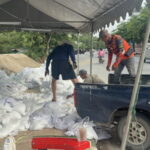 อ่างทอง ลุ้นระทึกชลประทานแจ้งเตือนสถานการณ์น้ำลุ่มน้ำเจ้าพระยาระบายเพิ่มขั้นบันได คาดการณ์ว่าปริมาณน้ำไหลผ่านเขื่อนเจ้าพระยาจะมีแนวโน้มระบายเพิ่มขึ้น ไม่เกิน 2,700 ลูกบาศก์เมตรต่อวินาที