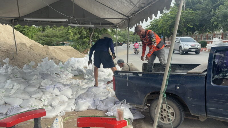 อ่างทอง ลุ้นระทึกชลประทานแจ้งเตือนสถานการณ์น้ำลุ่มน้ำเจ้าพระยาระบายเพิ่มขั้นบันได คาดการณ์ว่าปริมาณน้ำไหลผ่านเขื่อนเจ้าพระยาจะมีแนวโน้มระบายเพิ่มขึ้น ไม่เกิน 2,700 ลูกบาศก์เมตรต่อวินาที