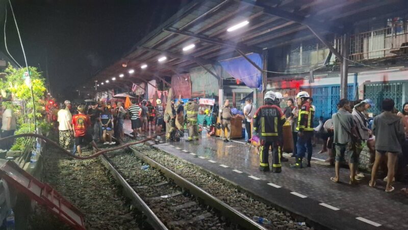ไฟไหม้ชุมชนหลังสถานีรถไฟวงเวียนใหญ่
