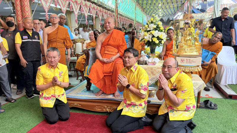 ผู้ว่าฯสมุทรปราการ เป็นประธานเปิดงานประเพณีรับบัว หนึ่งเดียวในโลก แห่งเดียวในประเทศไทย