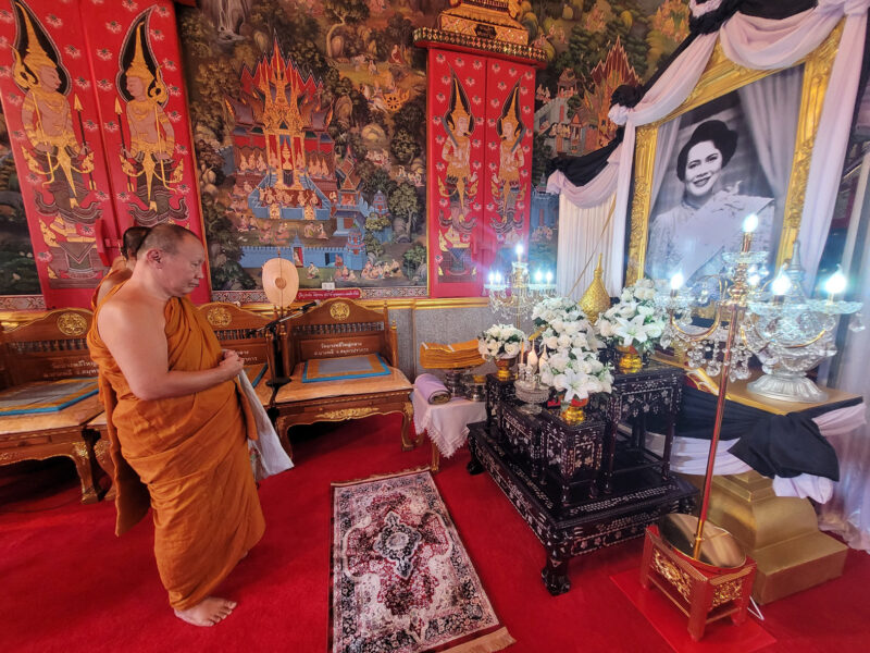 วัดบางพลีใหญ่กลาง ประกอบพิธีบำเพ็ญกุศลสวดพระอภิธรรม ถวายเป็นพระราชกุศลแด่ พระพันปีหลวง