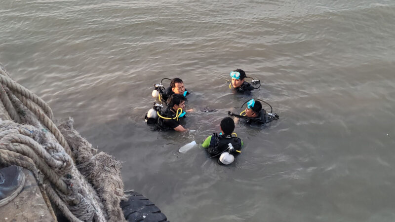 ญาติตามหาหนุ่มป่วยจิตเวช พบจอดรถริมสะพานปลา ก่อนนักประดาน้ำงมร่างในเจ้าพระยา