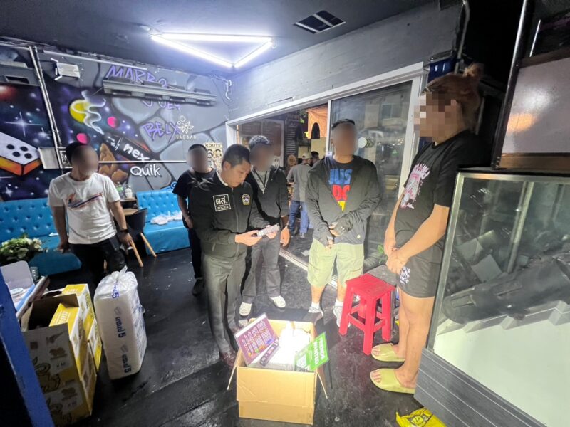 ไม่รอดสายตา! โปลิศ ดส.บุกจับบุหรี่ไฟฟ้า-บุหรี่เถื่อน สุดแสบแอบใส่กล่องโฟมอาหารตามสั่งส่งลูกค้า ของกลางเพียบ