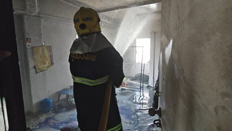 ปทุมธานี – ระทึกไฟไหม้ห้องพักกอล์ฟซิตี้วอดทั้งห้อง