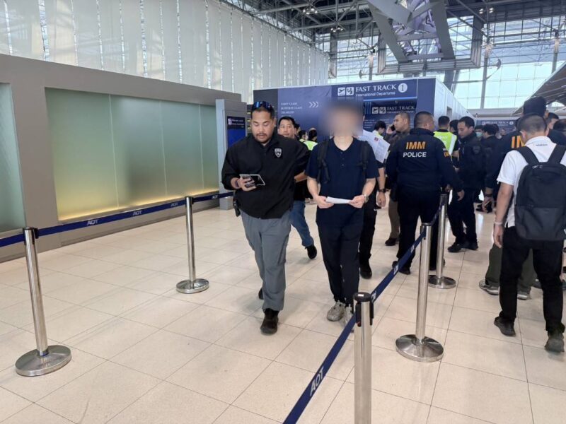 ระทึก! สืบ ตม.3 ล่าข้ามจังหวัด รวบหนุ่มแคนาดาสมาชิกแก๊งยานรกคาสนามบิน ก่อนหนีออกนอกประเทศ