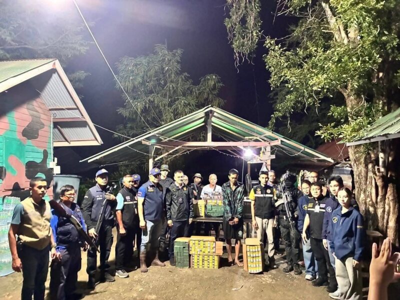 ฉก.นย.จันทบุรี ชี้แจงคลิปโซเชียลลักลอบขนบุหรี่เถื่อนชายแดนโป่งน้ำร้อน คาดเป็นเหตุการณ์เดิมที่เคยจับกุม ย้ำคุมเข้มพื้นที่ตลอด 24 ชั่วโมง”