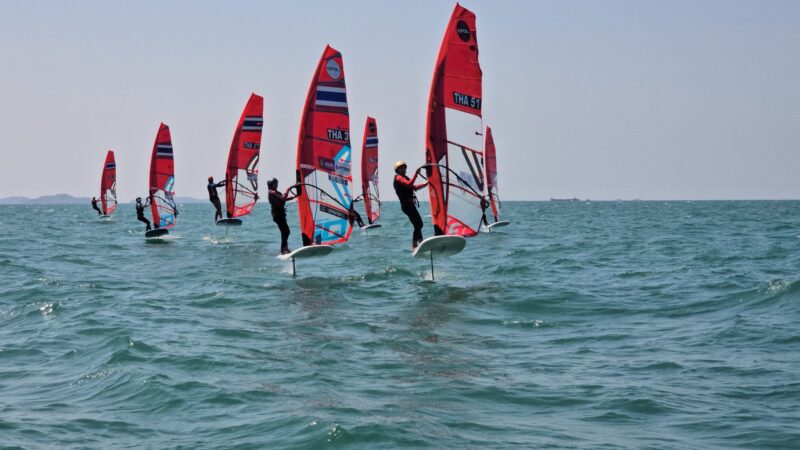 4 นักโต้คลื่นดาวรุ่งไทย พร้อมบู๊ลุ้นเหรียญเอเชียนบีชเกมส์