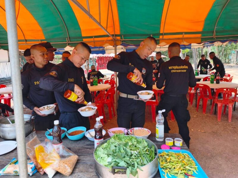 ผบ.ฉก.ทพ.21ลงพื้นที่  เยี่ยมบำรุงขวัญ กำลังพลปฏิบัติงานตามแนวชายแดน  และมอบ ใบประกาศกิตติคุณ ในการปฏิบัติภารกิจงานพื้นที่แนว  ชายแดนไทย กัมพพูชา ณ  อ.ดอนตาล จ.มุกดาหาร