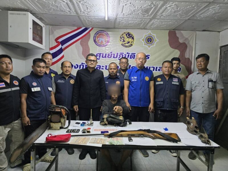 พังงา-ฝ่ายปกครองคุระบุรีบุกจับชายวัย 51 ปี พร้อมยาบ้ากว่า 500 เม็ด ปืน-เครื่องกระสุน และซากสัตว์ป่าคุ้มครอง