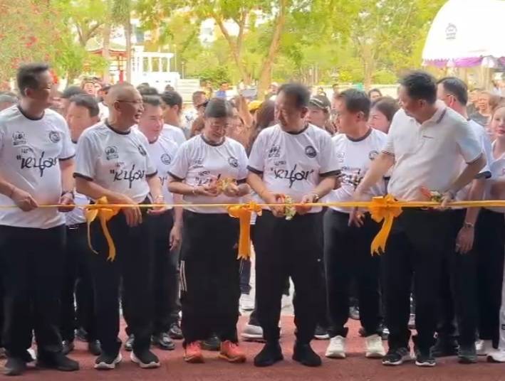 ชลบุรีเปิดสนามกีฬาริมทะเลโฉมใหม่! รวมพลังชาวชลนับพัน เต้นแอโรบิกส่งเสริมสุขภาพ วิถี Smart City