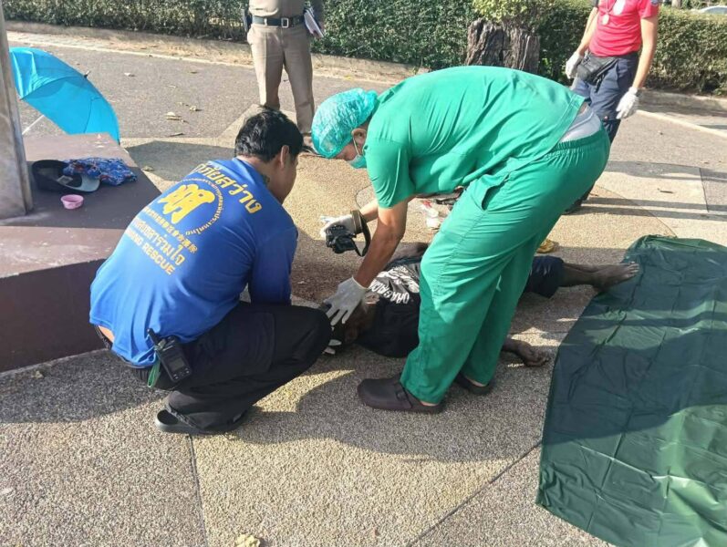 พบศพชายปริศนาดับกลางลานหัวพญานาค สงขลา คาดฮีทสโตรกร่วมดื่มสุรา