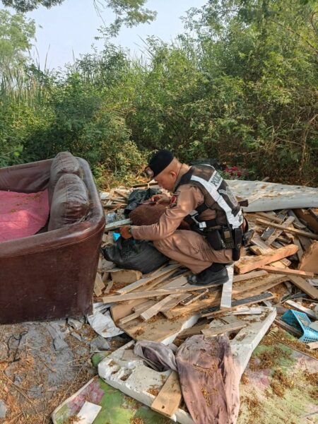 ปทุมธานี – ผงะชาวบ้านพบยาบ้าแสนเม็ด ทิ้งใต้ต้นไม้ซอยเปลี่ยวย่านคลองหลวง