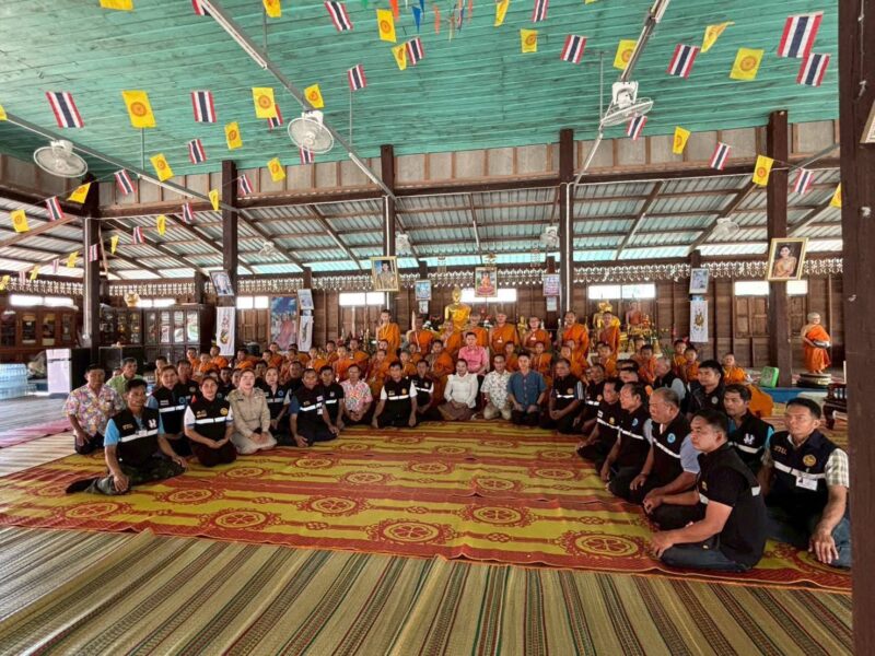 พ่อเมืองมุกดาหาร ตรวจเยี่ยมและ ถวายกำลังใจสามเณรอำเภอดอนตาล
