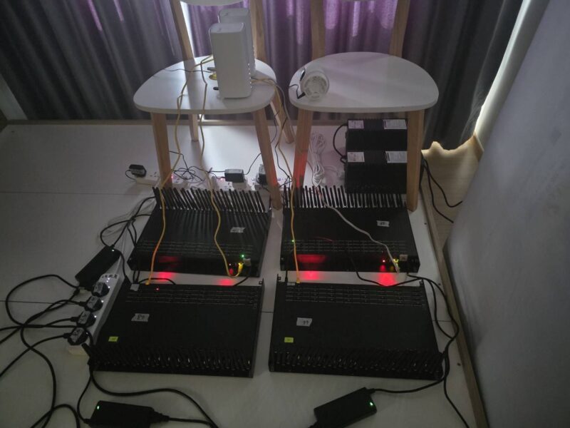 ทลายรัง “ซิมบ็อกซ์” กลางกรุง! บุกคอนโดหรูย่านลาดพร้าว – ห้วยขวาง ขยายผลกวาดล้างแก๊งคอลเซ็นเตอร์ ยึดอุปกรณ์ส่งสัญญาณอื้อ