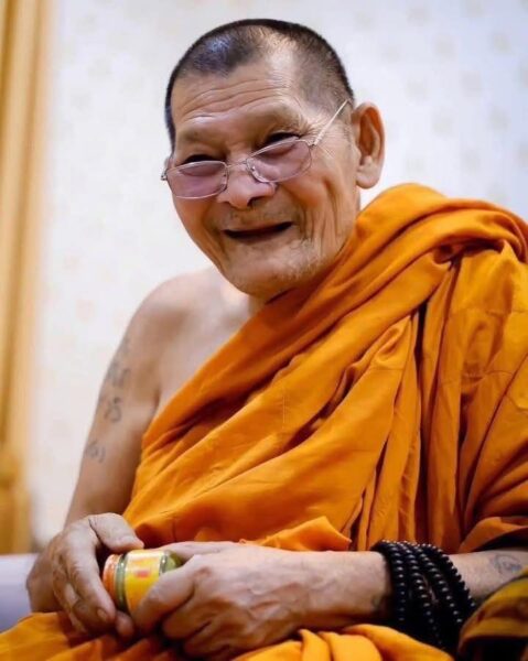 “ หลวงปู่ศิลา ” ลาออกจากเจ้าอาวาสวัดพระธาตุหมื่นหินแล้ว ไม่ขอยุ่งเกี่ยวคณะสงฆ์ เนื่องจากปัญหาสุขภาพและความชรา