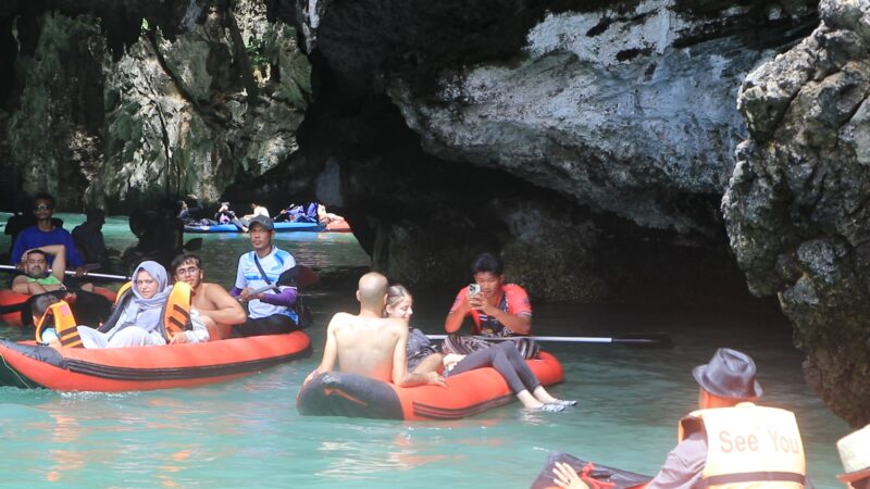 พังงา-อบต.คลองเคียนนำสื่อมวลชนสำรวจแหล่งท่องเที่ยวสุดอเมซิ่งในทะเลอ่าวพังงา