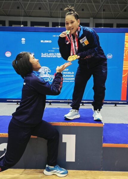“ธนพร แซ่เตีย” สุดแกร่งโชว์ฟอร์มกระหึ่มเหมาคนเดียว 3 เหรียญทอง รุ่นเยาวชนหญิง 63 กิโลกรัม ในศึกยกน้ำหนักเยาวชนชิงชนะเลิศแห่งโลก ประจำปี 2569 ที่ประเทศอิยิปต์ สรุปผลงานจอมพลังไทยคว้าไปแล้ว 3 เหรียญทอง, 4 เหรียญเงิน และ 1 เหรียญทองแดง