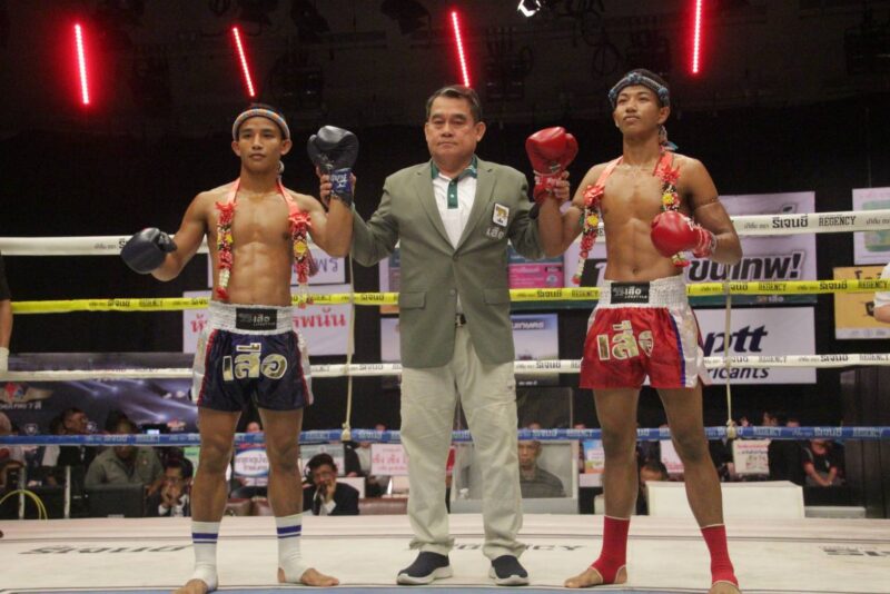 ศอกขวาปลิดวิญญาณ! “หัสดี” ชนะ TKO “แสงพนม” ยก 3 ศึกมวยรอบปูนเสือ มวยไทยพันธุ์แท้ ครั้งที่ 25