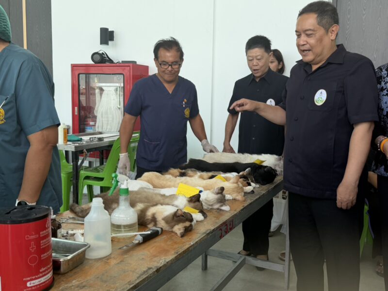 ปทุมธานีผวจ.ลุยเปิดคลินิกเกษตรเคลื่อนที่มุ่งยกระดับคุณภาพชีวิตเกษตรกร
