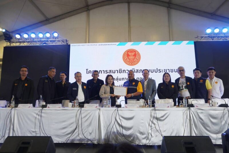 “รองเกรียง” นำทีมสมาชิกวุฒิสภาลุยหาดคึกคัก-ศูนย์การแพทย์เขาหลัก รับฟังปัญหาเชิงลึก ทั้งการจัดการน้ำท่วม วิกฤตชายฝั่งเซาะ ทุนต่างชาติแฝงตัวและการท่องเที่ยว เพื่อสะท้อนเสียงชาวบ้านสู่การแก้ไขระดับชาติ