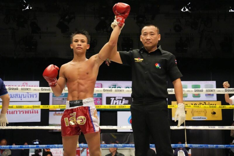 ไทยแลนด์” – “พรเพชร” โชว์ฟอร์มเด็ด รอบ 8 คนนัดแรก ศึกมวยรอบปูนเสือ มวยไทยพันธุ์แท้ ครั้งที่ 25