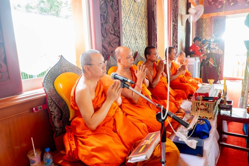 นครนายก – พิธีพุทธาพิเษกวัตถุมงคล สวดเสริมบารมีโชคชะตาราศีมงคล ถวายผ้าป่าสามัคคี วัดเขาชะโงก