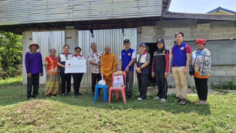 กาชาดอำเภอพิมายเร่งมอบถุงยังชีพช่วยเหลือประชาชนผู้ประสบวาตะภัย และ เร่งซ่อมแซมบ้านหลังพายุฤดูร้อนถล่มอำเภอพิมาย ส่งผลให้บ้านเรือนประชาชนพังเสียหาย กว่า25 หลัง