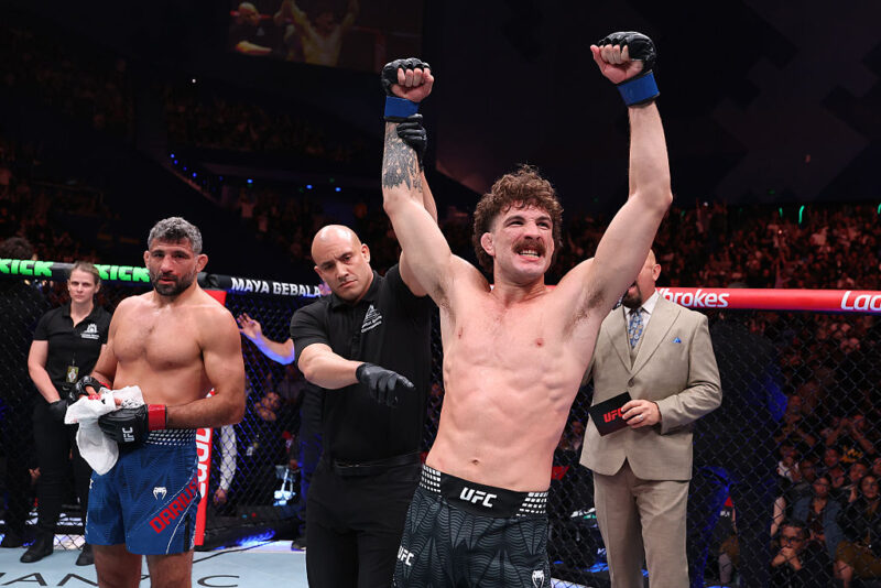 ปราเตส โชว์มวยไทยเข่ายัดไส้ ไล่ถลุง แมดดาเลนา ยับคาบ้านยก 3 ศึก UFC เพิร์ธ