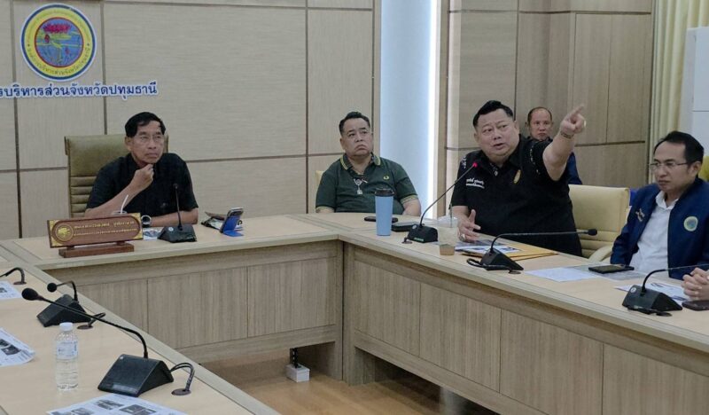 ปทุมธานี – ชาวคลองหลวงลุกฮือ ร้อง บิ๊กแจ๊ส ถกเตรียมชนการรถไฟถมดินลำรางเลียบทางรถไฟ ทำ 3 หมื่นคนผวาจมบาดาล
