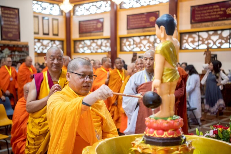 ปทุมธานี – ชาวพุทธนานาชาติกว่า 1,000 คน ร่วมฉลองวันวิสาขบูชาโลก ที่วัดมินกวาง ออสเตรเลีย