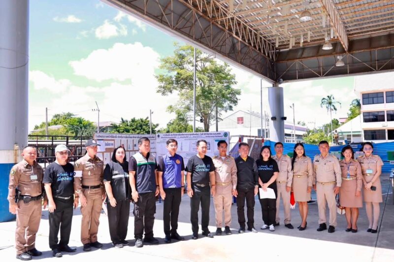 เลือกตั้งพัทยาคึกคัก! ผู้ว่าฯ ชลบุรี นำคณะตรวจเยี่ยมหน่วยเลือกตั้ง เชิญชวนประชาชนออกมาใช้สิทธิ