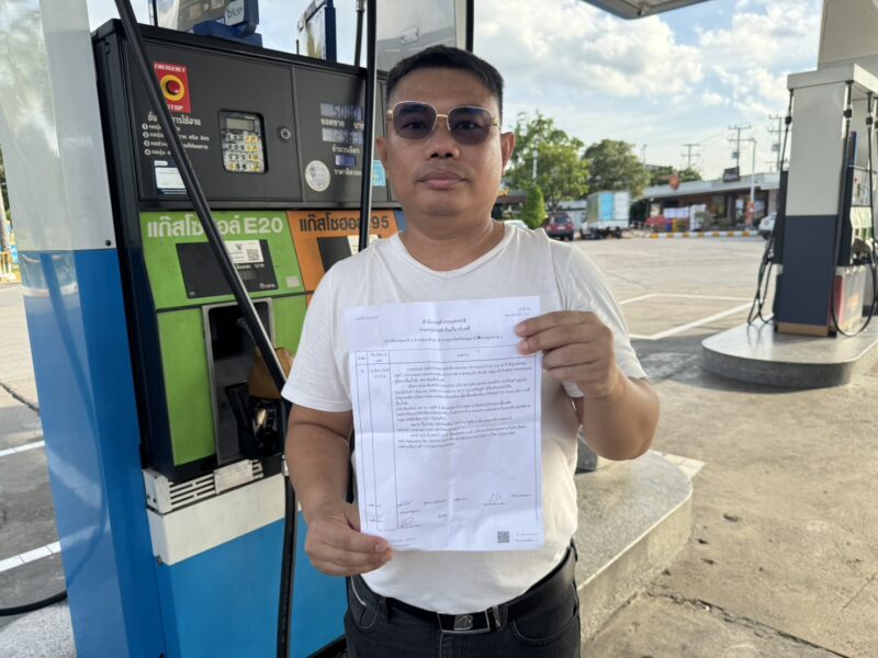 ปทุมธานี – เด็กปั๊มร้องหนุ่มมินิคูเปอร์ชิ่งค่าน้ำมันทิ้งภาระพนักงานจ่ายแทนมีภาพวงจรปิด