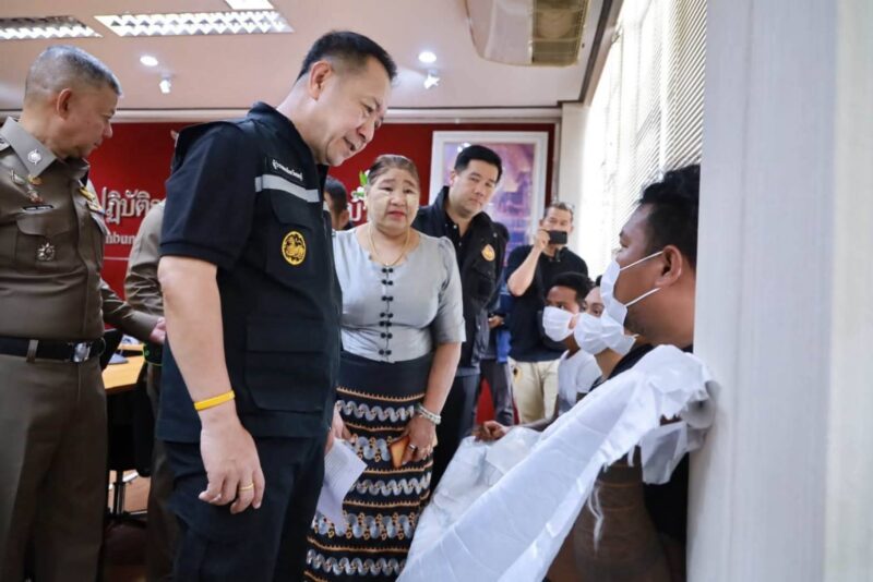 ผู้ว่าฯ ชลบุรี แถลงจับแก๊งเมียนมาปล้นสายไฟไซต์งาน 6 แสน พบวางแผนเป็นระบบ