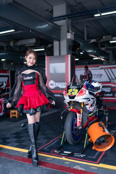 ส่องความน่ารักปนแซ่บของสาวๆ ในกิจกรรม 𝗣𝗶𝘁 𝗪𝗮𝗹𝗸 ศึก 𝗡𝗘𝗫𝗭𝗧𝗘𝗥 𝗕𝗥𝗜𝗖 𝗦𝘂𝗽𝗲𝗿𝗯𝗶𝗸𝗲 𝟮𝟬𝟮𝟲 สนามเปิดฤดูกาล ที่ สนามช้าง อินเตอร์เนชั่นแนล เซอร์กิต จ.บุรีรัมย์