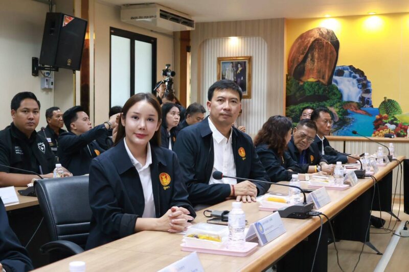 จ.จันทบุรี คณะกรรมาธิการความมั่นคงแห่งรัฐ กิจการชายแดนไทย ยุทธศาสตร์และการปฏิรูปประเทศ สภาผู้แทนราษฏร ลงพื้นที่จังหวัดจันทบุรี ติดตามสถานการณ์ชายแดนไทย-กัมพูชา และความคืบหน้าการก่อสร้างรั้วชายแดนตามโครงการกองทุนหทัยทิพย์