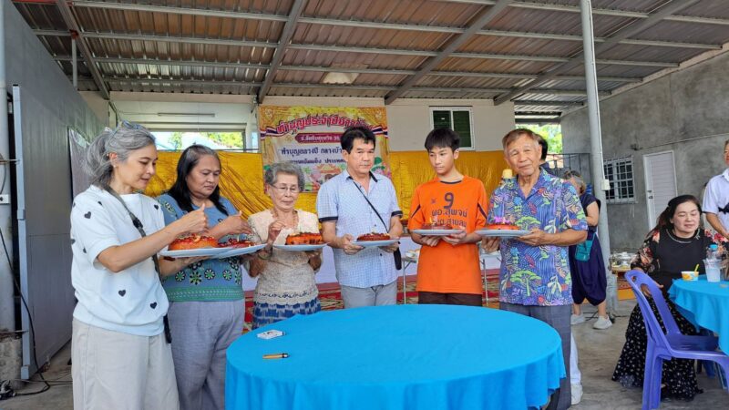 โรงงานน้ำแข็งหลอดจิตติมา สานต่อประเพณี “ทำบุญกลางปี กลางบ้าน กลางซอย” ปีที่ 5 สร้างความสามัคคีในชุมชน
