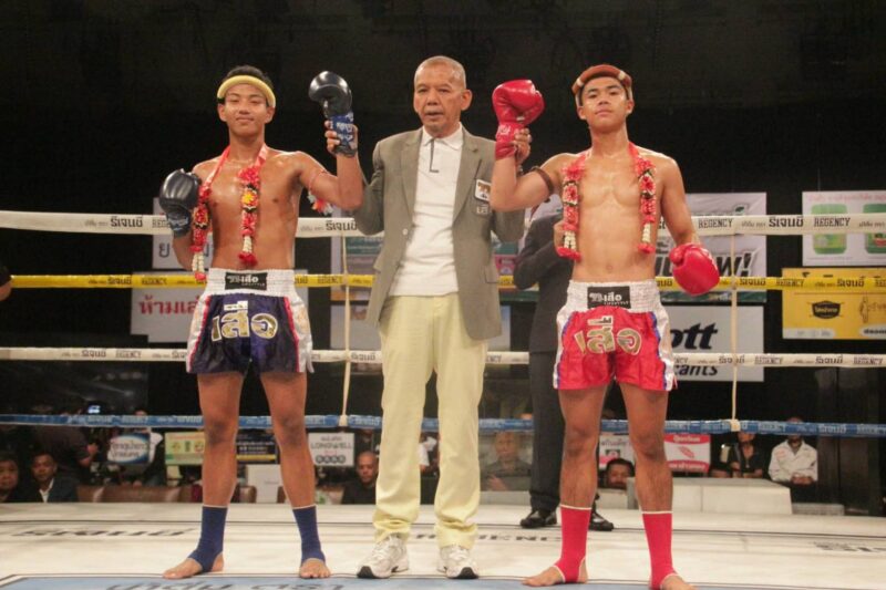 แลกอาวุธเดือด! “หัสดี” อัด “มอญขาว”น็อคยก 3 ศึก “มวยรอบปูนเสือ มวยไทยพันธุ์แท้ ครั้งที่ 25” สาย A รอบ 8 คน นัดที่สอง
