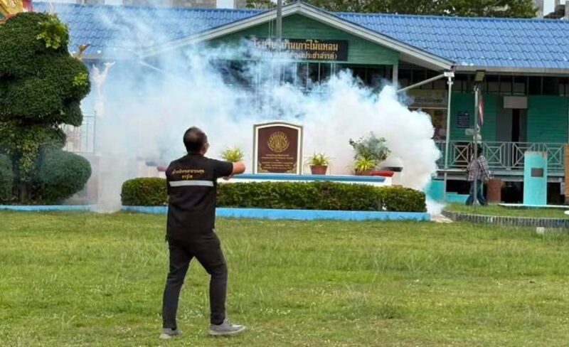 “นายกน้ำพุ สั่งลุย” กำจัดแหล่งเพาะพันธุ์ลูกน้ำยุงลาย เดินหน้าพ่นหมอกควันควบคุมโรคไข้เลือดออก ปกป้องสุขภาพประชาชนในพื้นที่
