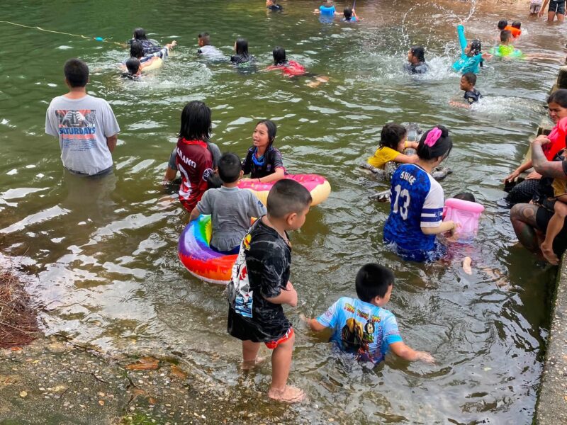 ตราด โชคดีคนคลองใหญ่ อบต.คลองใหญ่ปั้น “แหล่งท่องเที่ยวน้ำตกตาหนึก” แลนด์มาร์กใหม่”ฟื้นแหล่งท่องเที่ยวรับหน้าฝน กระตุ้นเศรษฐกิจชายแดนคลองใหญ่สนับสนุนโดยผู้ใหญ่ใจดี