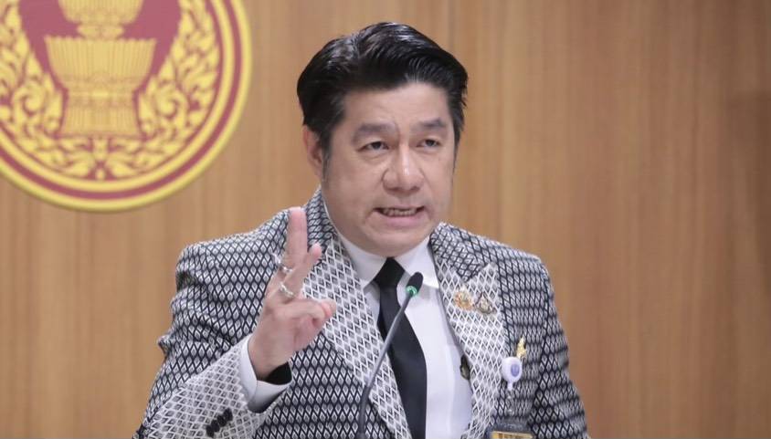 ‘วิปวุฒิ’ สวนกลับ ‘พรรคประชาชน’ ปัดนิรโทษกรรมคดี ‘ฮั้ว สว.’ ฉะ ‘ลัทธิส้ม’ ปั่นเฟคนิวส์เรียกยอดไลก์ ย้ำไม่ล้างผิด ม.112-คดีทุจริต เตรียมปลดล็อก 6,000 คนพ้นคดีการเมือง ยุติกีฬาสี 20 ปี
