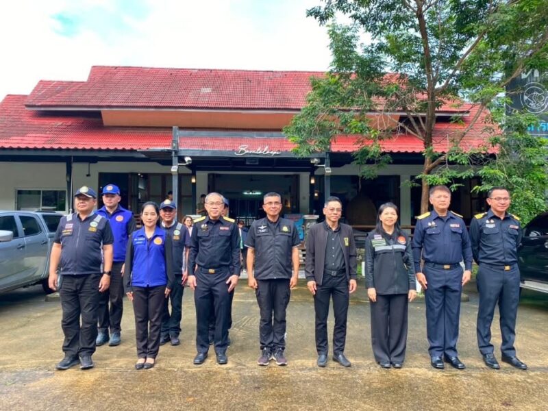 ตราด ศูนย์อำนวยการรักษาผลประโยชน์ของชาติทางทะเลจังหวัดตราด เปิดเวทีฝึกอบรมการปฐมพยาบาลเบื้องต้นสำหรับคนประจำเรือ