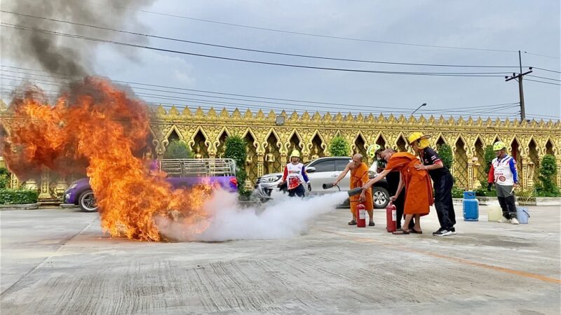 นครนายก – หลวงพี่ต่อ จัดฝึกซ้อมแผนเผชิญเหตุอัคคีภัยให้เจ้าหน้าที่วัด สร้างความเชื่อมั่นด้านความปลอดภัยให้นักท่องเที่ยว