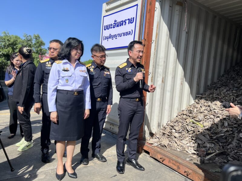 ศุลกากรเปิดโปง “Made in Thailand” ปลอม ยึดบุหรี่-มีดคัตเตอร์จากจีน มูลค่ากว่า 100 ล้าน