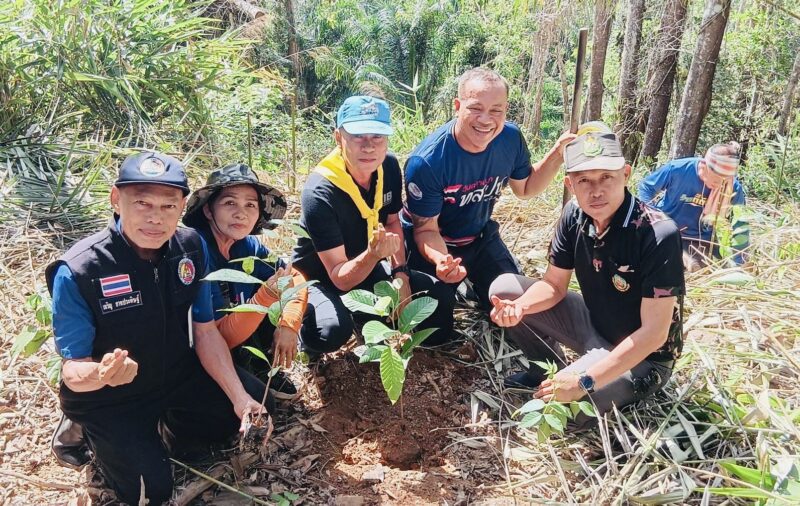 ชุมพร-​คืนชีพตำนาน ‘เขาเคียน’ ปลุกพลังมวลชนปลูก ‘ตะเคียนทอง’ เฉลิมพระเกียรติ 28 ก.ค.หวังคืนผืนป่าแห่งประวัติศาสตร์ที่หายไปหลังไต้ฝุ่นเกย์
