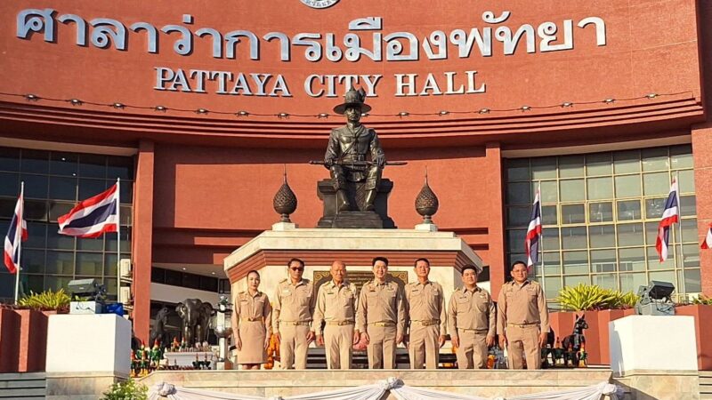 มวลชนแห่แสดงความยินดี ‘นายกเบียร์‘ เข้ารับตำแหน่งนายกเมืองพัทยา
